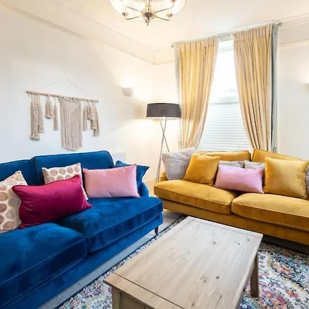 Hampton Manor House - 9 Bedrooms アパート セント・ビーズ