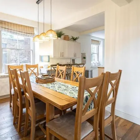 Hampton Manor House - 9 Bedrooms アパート *