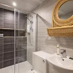 Hampton Manor House - 9 Bedrooms