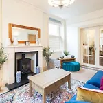 Hampton Manor House - 9 Bedrooms